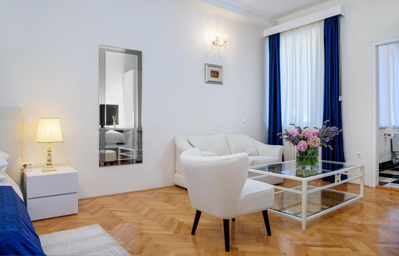 Palace Schoen Milesi - Esense Of Prestige - Private Pool - Free Parking - Old Money Style Luxury Rooms - Walking Distance To The Old Town, The Beach And All Amenities - Buralux Properties Split Eksteriør bilde