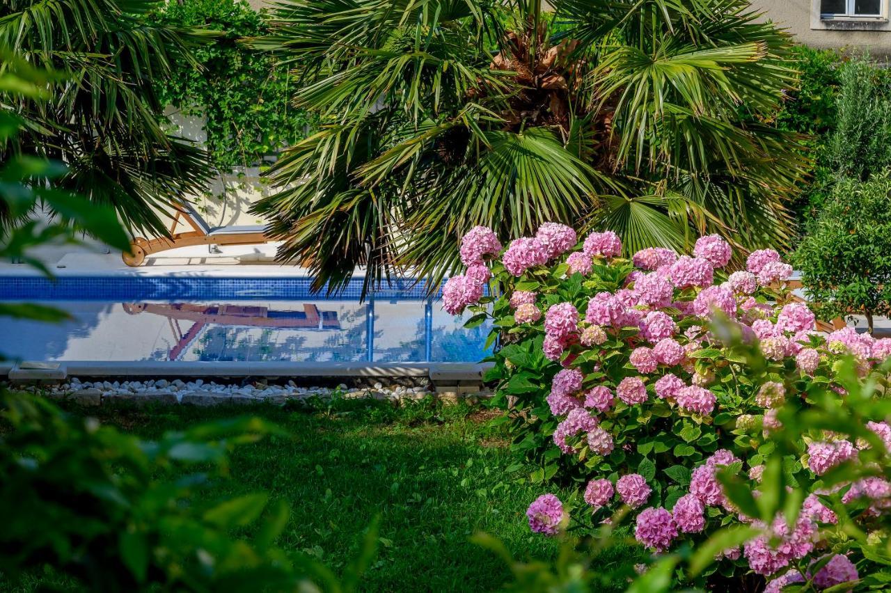 Palace Schoen Milesi - Esense Of Prestige - Private Pool - Free Parking - Old Money Style Luxury Rooms - Walking Distance To The Old Town, The Beach And All Amenities - Buralux Properties Split Eksteriør bilde
