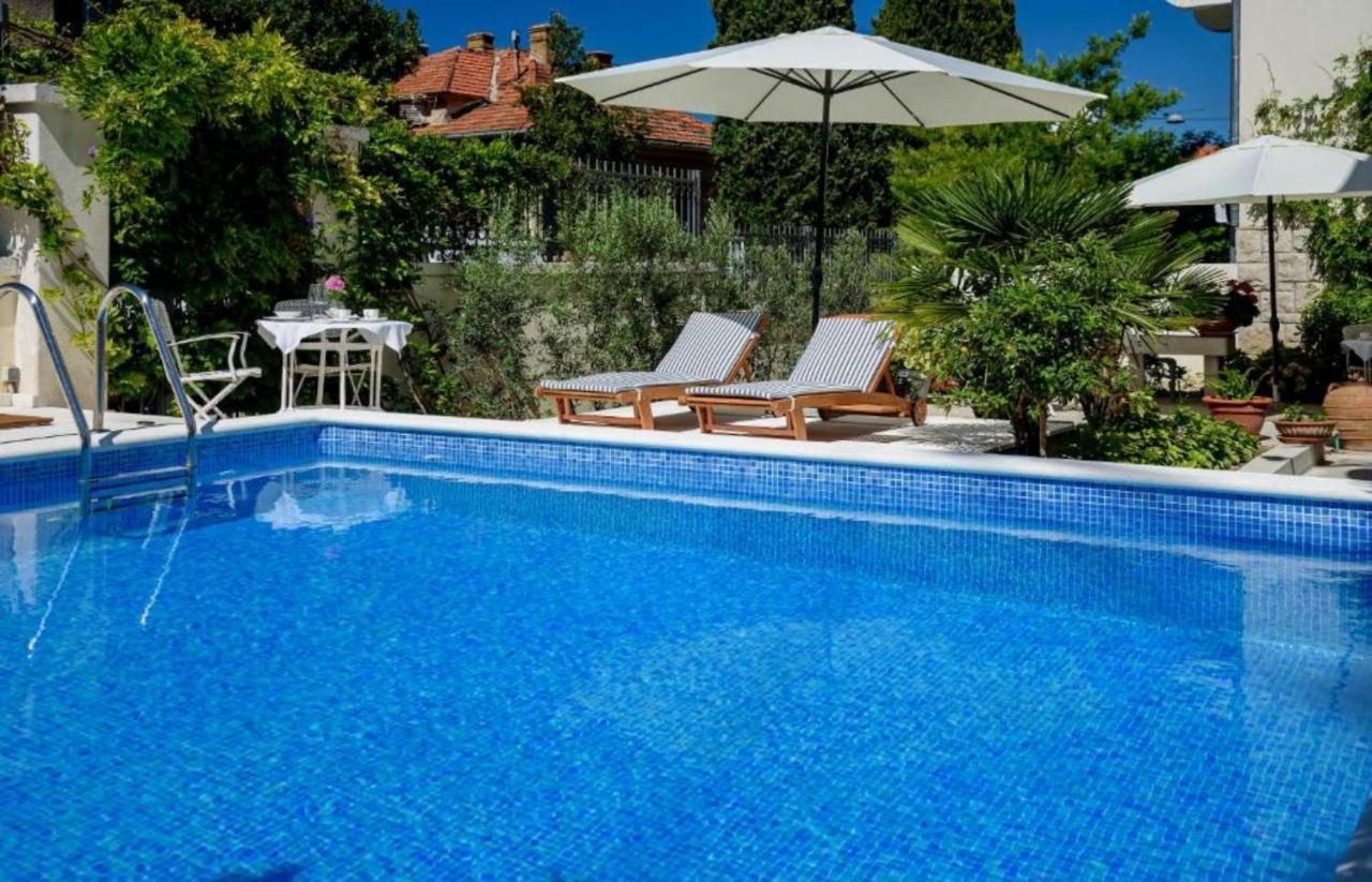 Palace Schoen Milesi - Esense Of Prestige - Private Pool - Free Parking - Old Money Style Luxury Rooms - Walking Distance To The Old Town, The Beach And All Amenities - Buralux Properties Split Eksteriør bilde