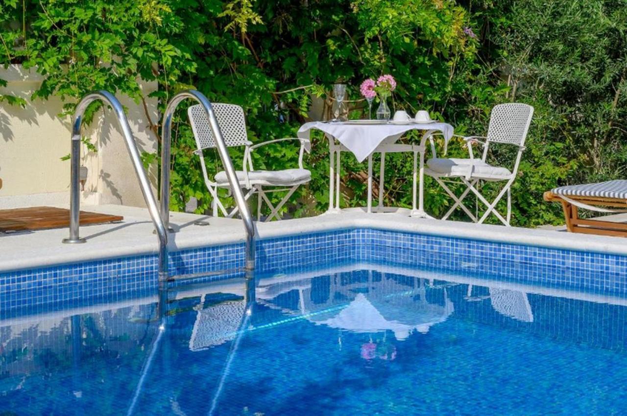 Palace Schoen Milesi - Esense Of Prestige - Private Pool - Free Parking - Old Money Style Luxury Rooms - Walking Distance To The Old Town, The Beach And All Amenities - Buralux Properties Split Eksteriør bilde