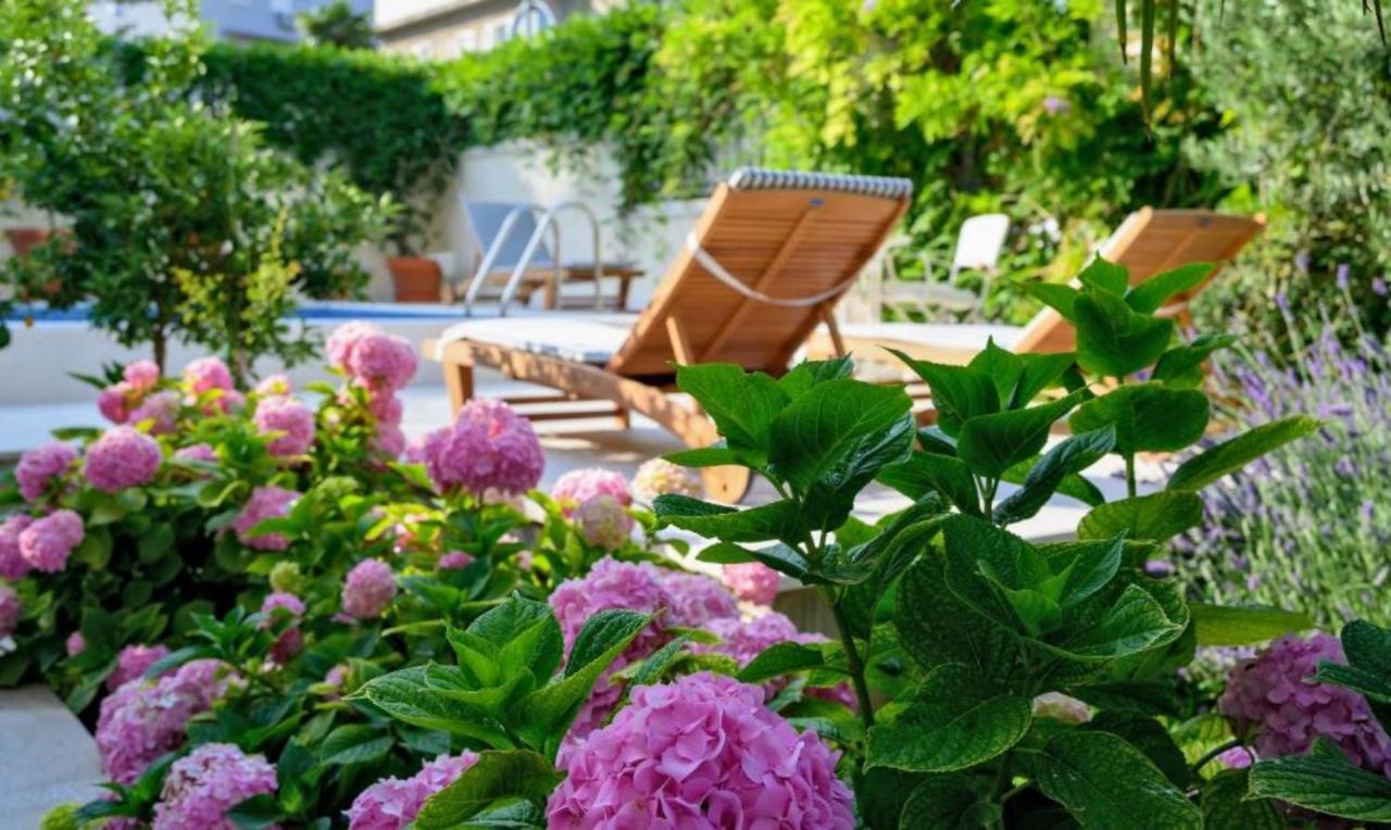 Palace Schoen Milesi - Esense Of Prestige - Private Pool - Free Parking - Old Money Style Luxury Rooms - Walking Distance To The Old Town, The Beach And All Amenities - Buralux Properties Split Eksteriør bilde