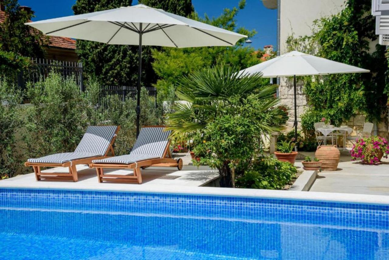 Palace Schoen Milesi - Esense Of Prestige - Private Pool - Free Parking - Old Money Style Luxury Rooms - Walking Distance To The Old Town, The Beach And All Amenities - Buralux Properties Split Eksteriør bilde