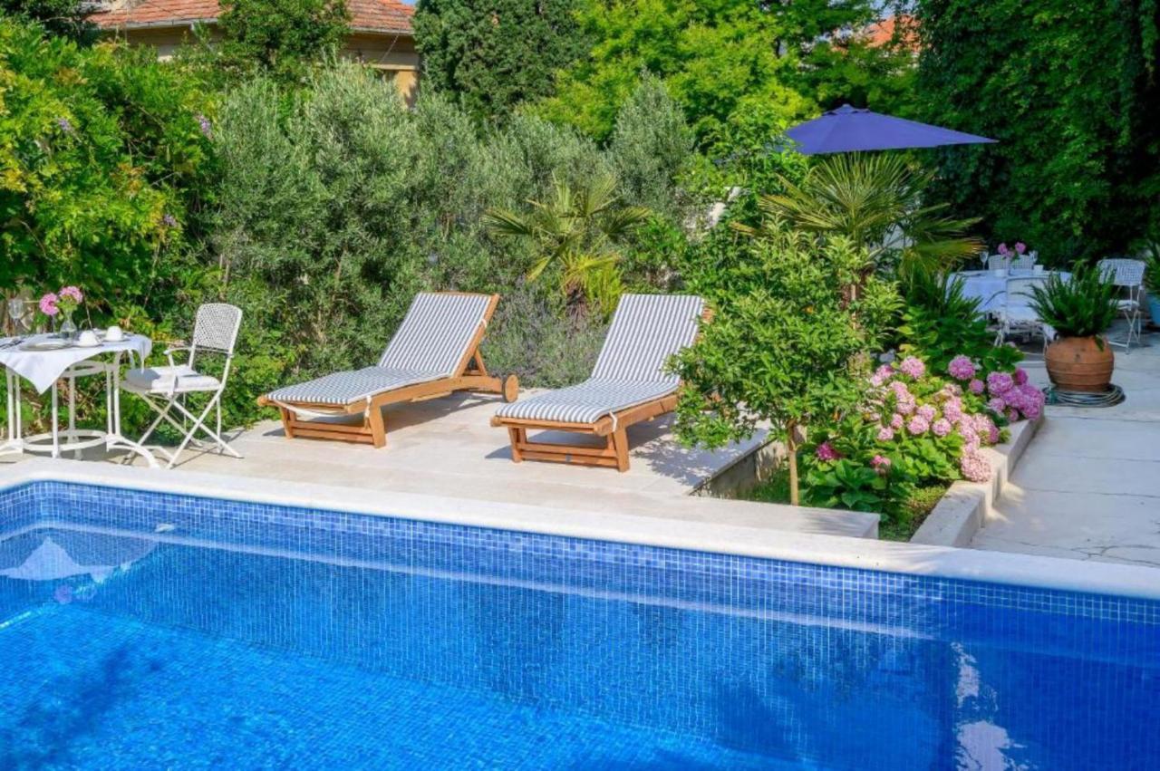 Palace Schoen Milesi - Esense Of Prestige - Private Pool - Free Parking - Old Money Style Luxury Rooms - Walking Distance To The Old Town, The Beach And All Amenities - Buralux Properties Split Eksteriør bilde